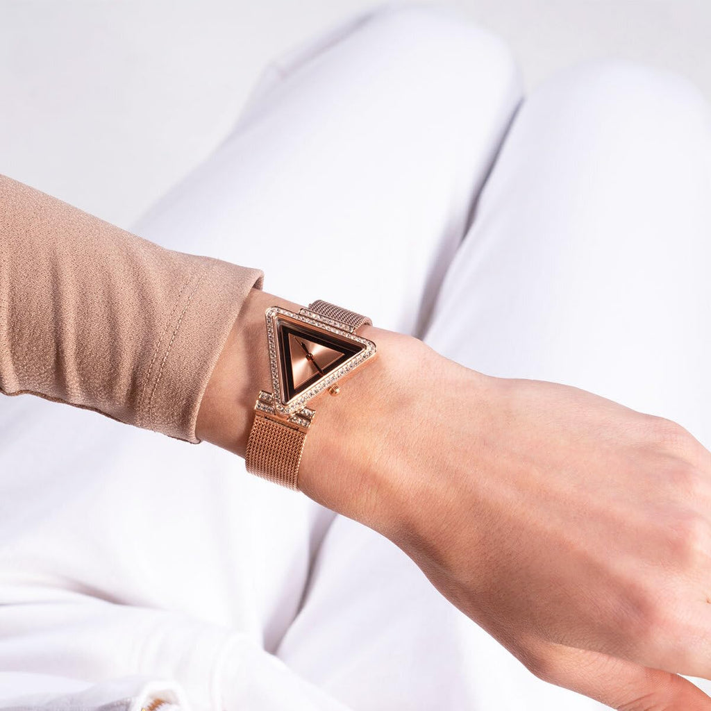 Guess Fame Diamonds Rose Gold Dial Rose Gold Mesh Bracelet Watch for Women - GW0508L3