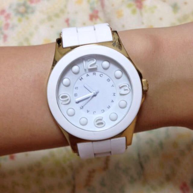 Marc Jacobs Pelly White Dial White Silicone Strap Watch for Women - MBM2526