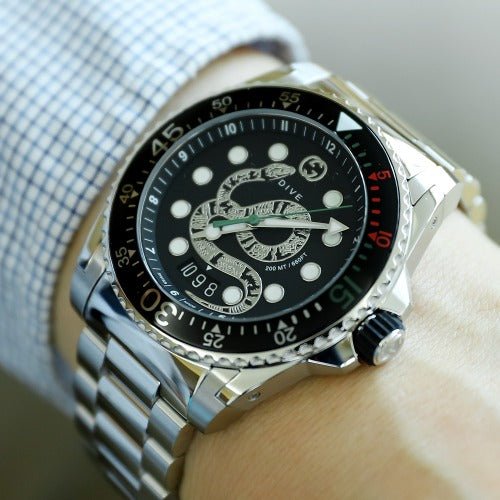 Gucci Dive Snake Black Dial Silver Steel Strap Watch For Men - YA136218