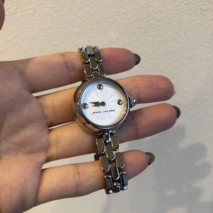 Marc Jacobs Courtney Silver Dial Silver Steel Strap Watch for Women - MJ3456