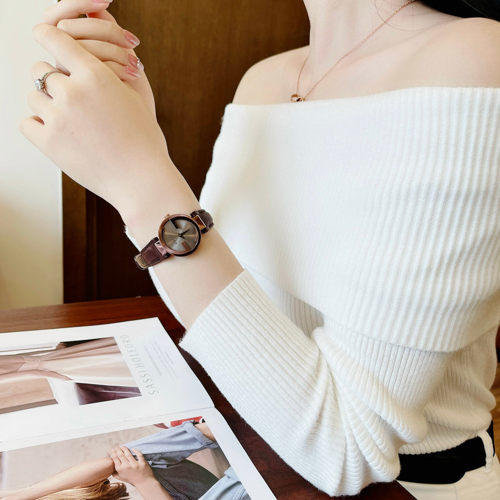 Gucci Interlocking Iconic Brown Dial Brown Leather Strap Watch For Women - YA133207