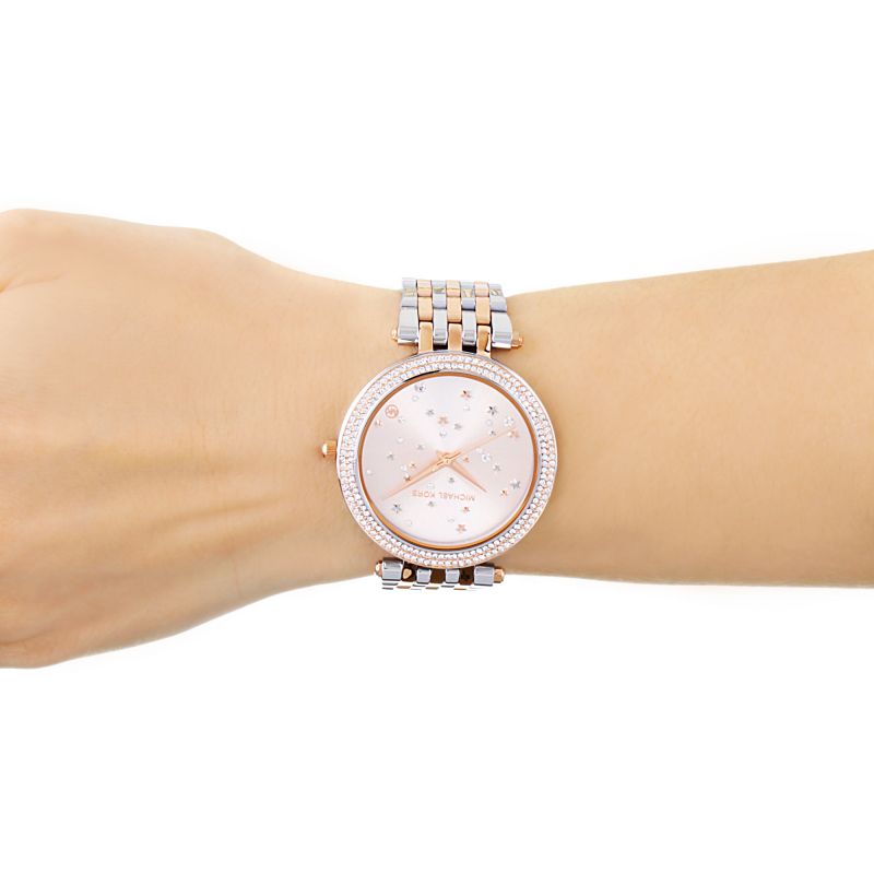 ساعة مايكل كورس دارسي بقرص ذهبي وردي وسوار فولاذي بلونين للنساء