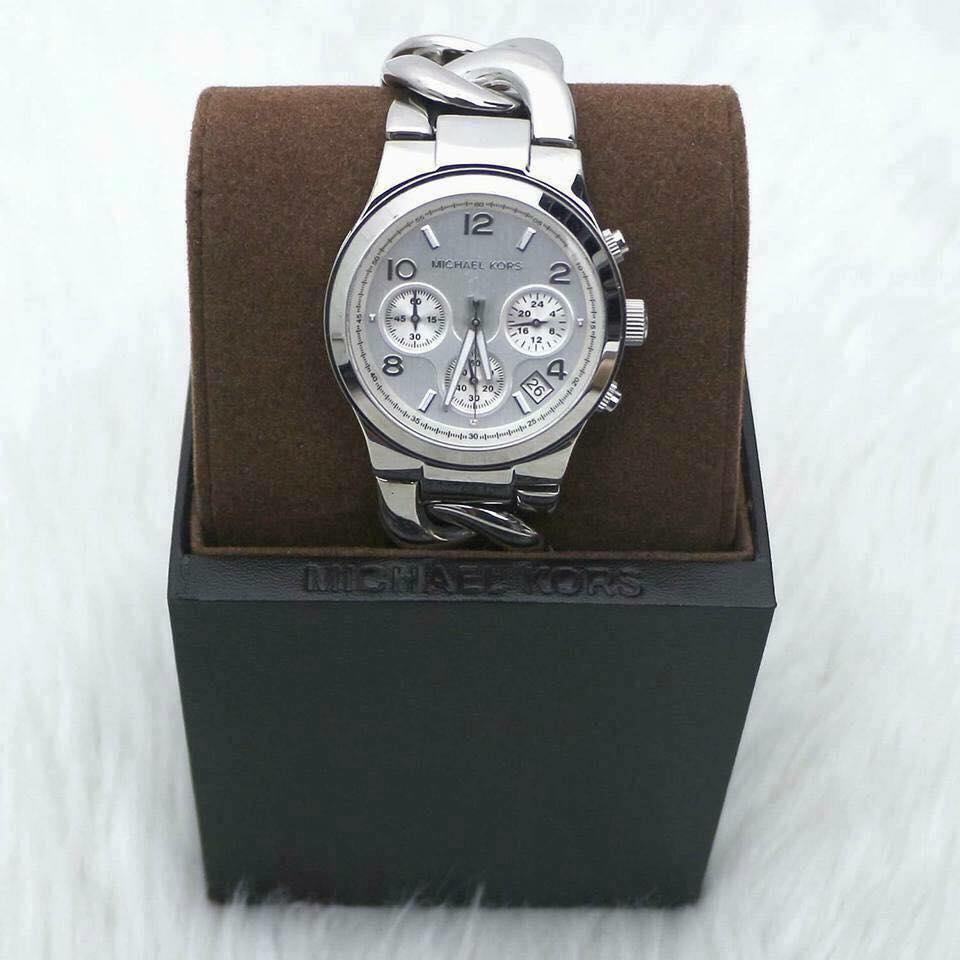 Michael Kors Runway Twist Silver Dial Silver Stainless Steel Strap