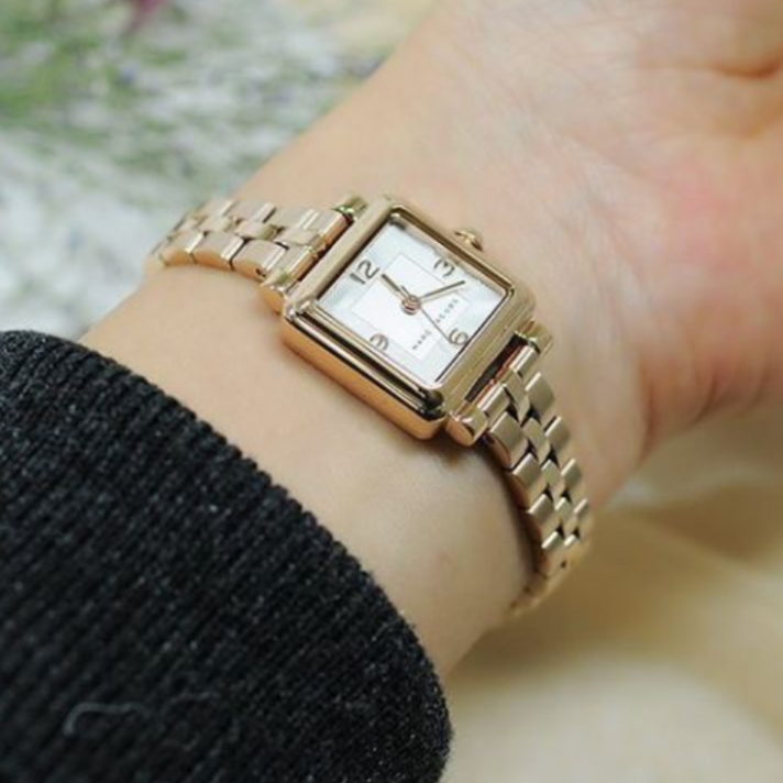 Marc Jacobs Vic Silver Dial Rose Gold Steel Strap Watch for Women