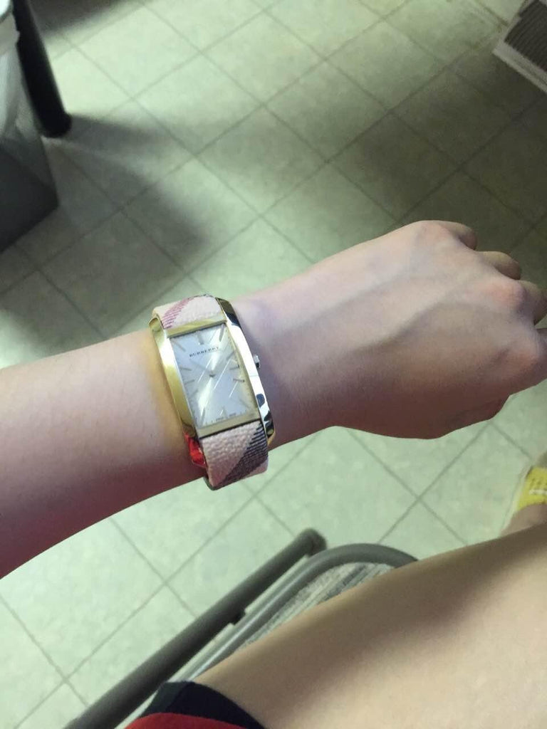 BURBERRY（バーバリー）　腕時計　BU9407 Burberry Pioneer Champagne Dial Haymarket Beige Leather Strap
