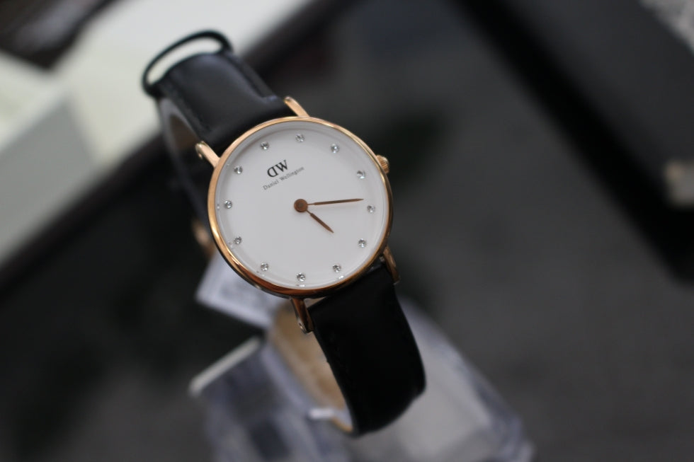 Daniel Wellington Classy Sheffield White Dial Black Leather Strap