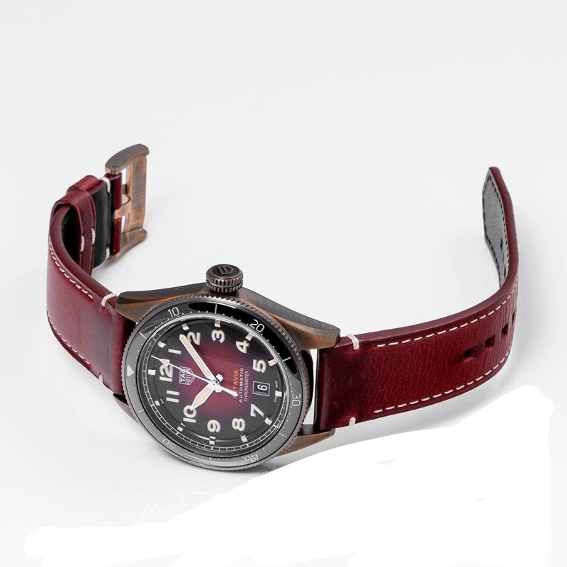 Tag Heuer Autavia Calibre 5 Chinese New Year Maroon panggil Maroon Leather Strap Watch untuk Pria - WBE5193.FC8300