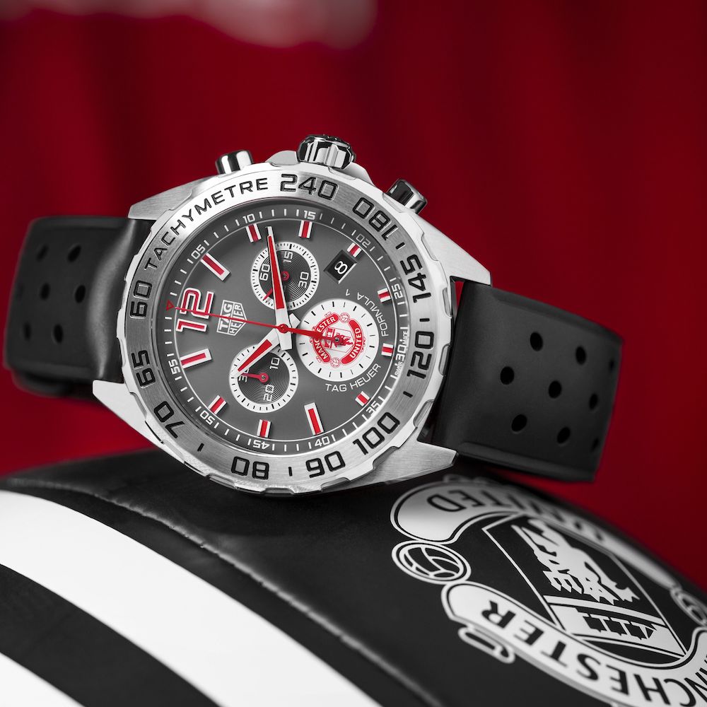 Tag Heuer Formula 1 Manchester United Special Edition Gray Dial Black Silicone Strap Watch untuk Pria - CAZ101M.FT8024