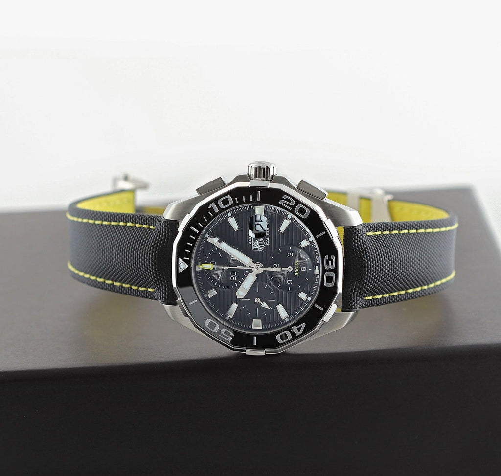 Tag Heuer Aquaracer Jam Tangan Chronograph Otomatis Black Dial Black Nylon Strap untuk Pria - CAY211A.FC6361
