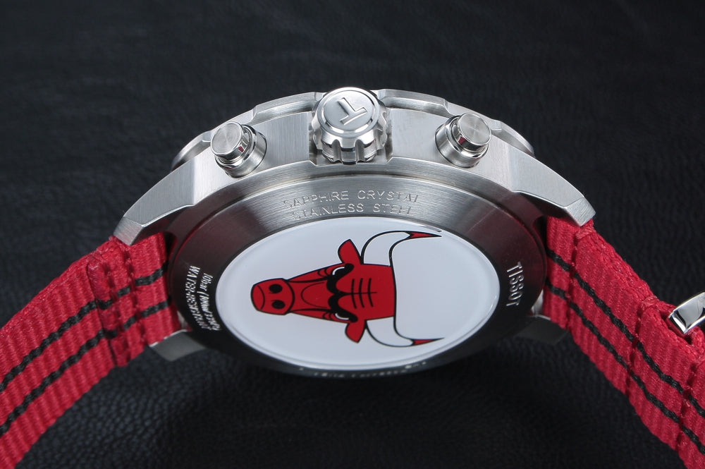 Tissot Quickster Chronograph NBA Chicago Bulls Jam Tangan Tali NATO Merah Dial Putih Untuk Pria - T095.417.17.037.04