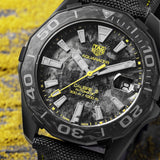 Tag Heuer Aquaracer Calibre 5 Black NATO Strap Carbon Dial Watch untuk Pria - WBD218B.FC6446