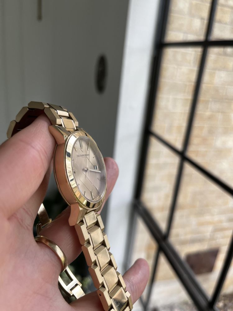 Burberry The City Gold Dial Gold Steel Strap Watch for Women