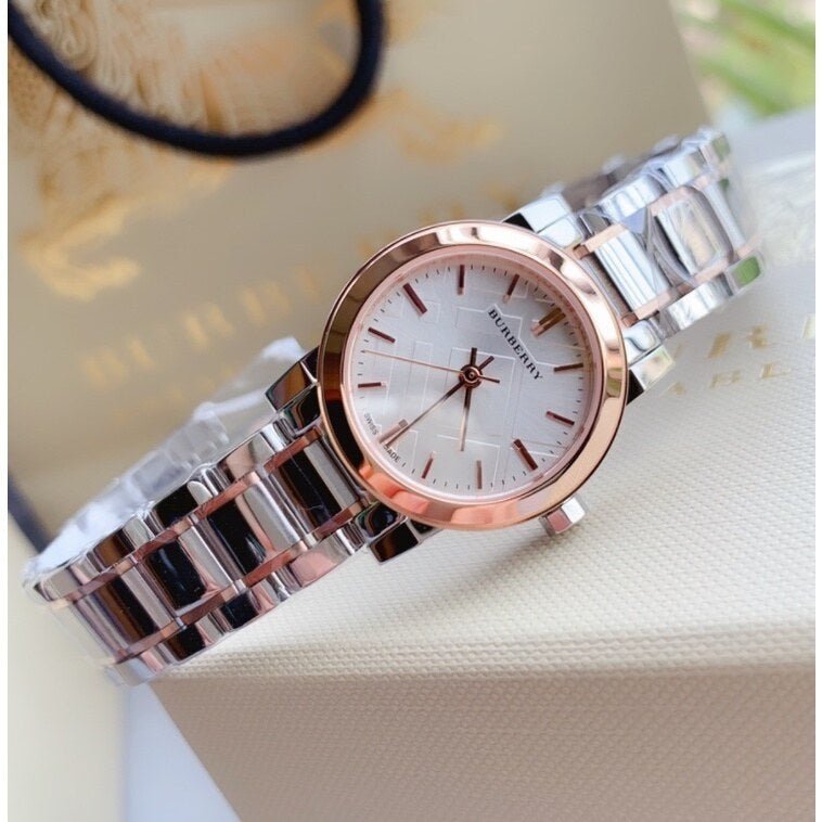 【動作OK】BURBERRY バーバリー BU9205 腕時計 レディース Burberry The City Silver Dial Two Tone Steel Strap Watch for Women