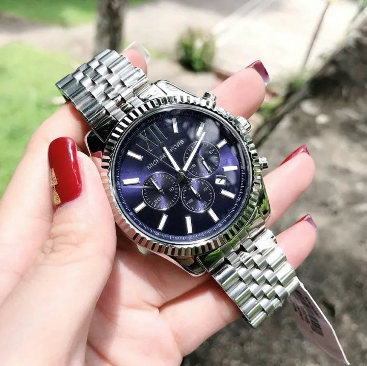 Michael Kors Lexington Chronograph mit blauem Zifferblatt und silbernem Stahlarmband fur Herren