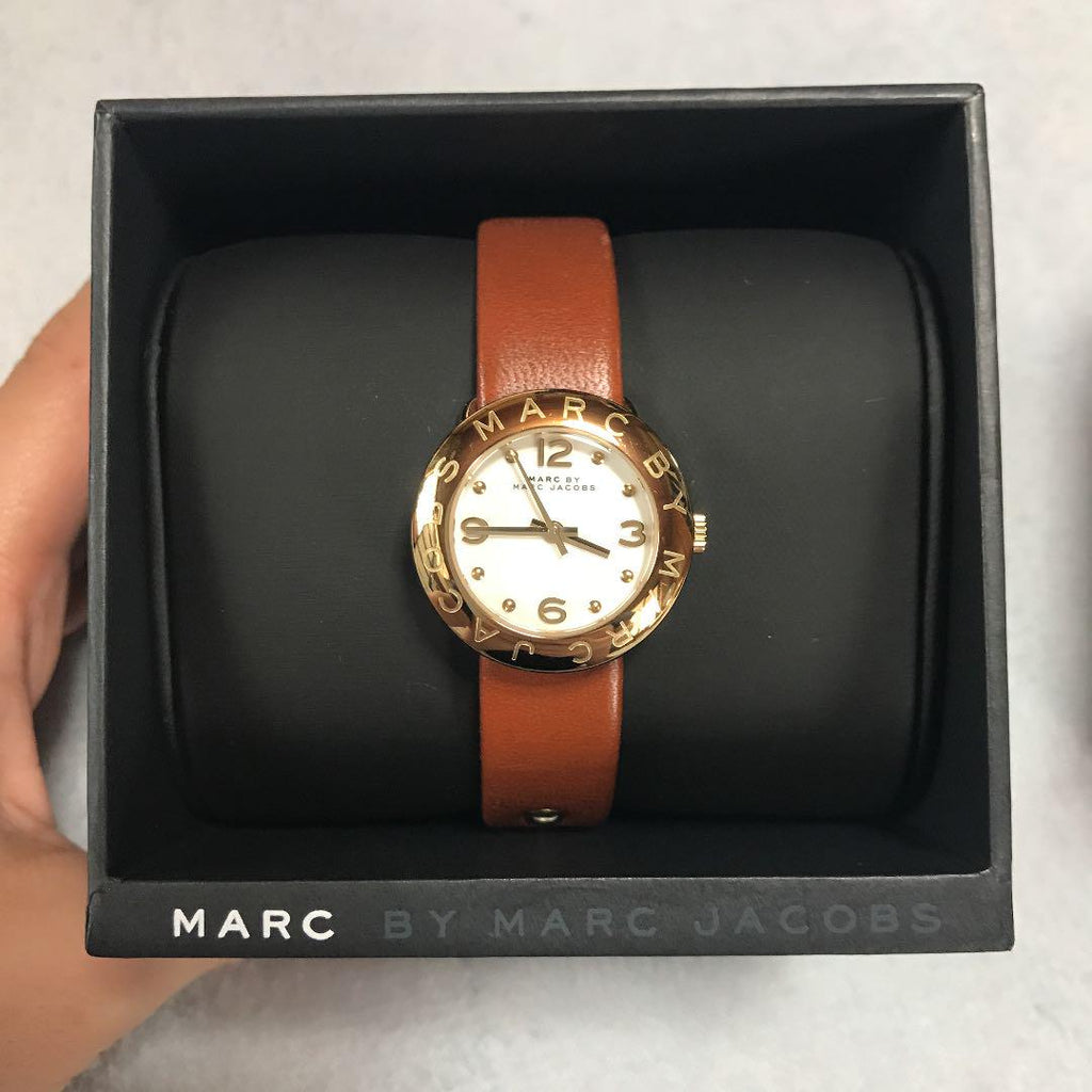 Marc by Marc Jacobs Amy Quartz White Dial Women\'s Watch (MBM8574) Marc Jacobs Amy White Dial Brown Leather Strap Watch for Women main image 3