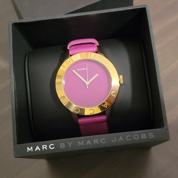 Marc Jacobs Blade Purple Dial Purple Leather Strap Watch for  display picture 3