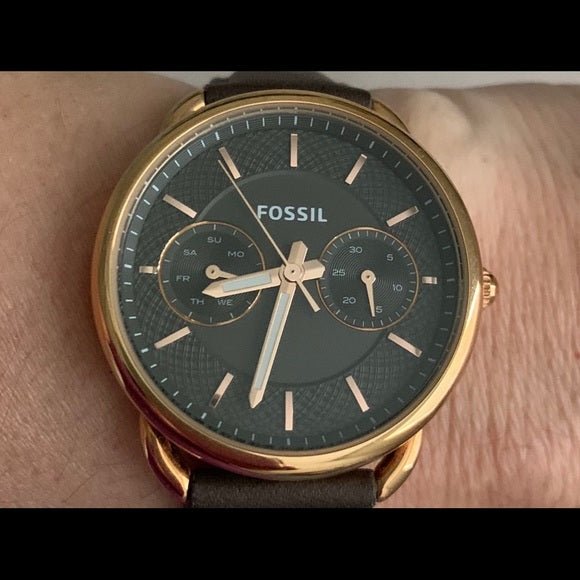 Fossil Tailor Grey Dial Grey Leather Strap Watch for Women