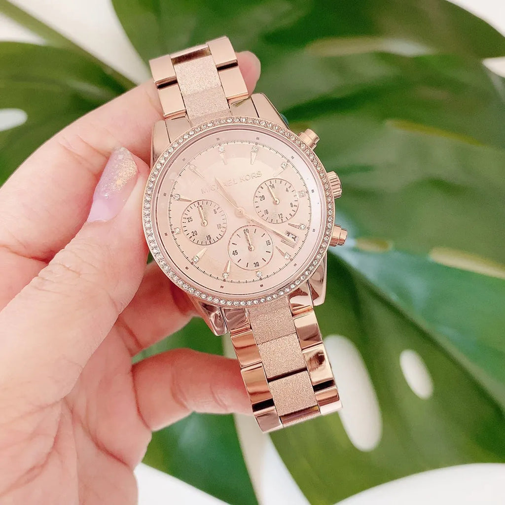 Michael Kors Ritz Chronograph Uhr mit rosegoldenem Zifferblatt und rosegoldenem Stahlarmband fur Damen