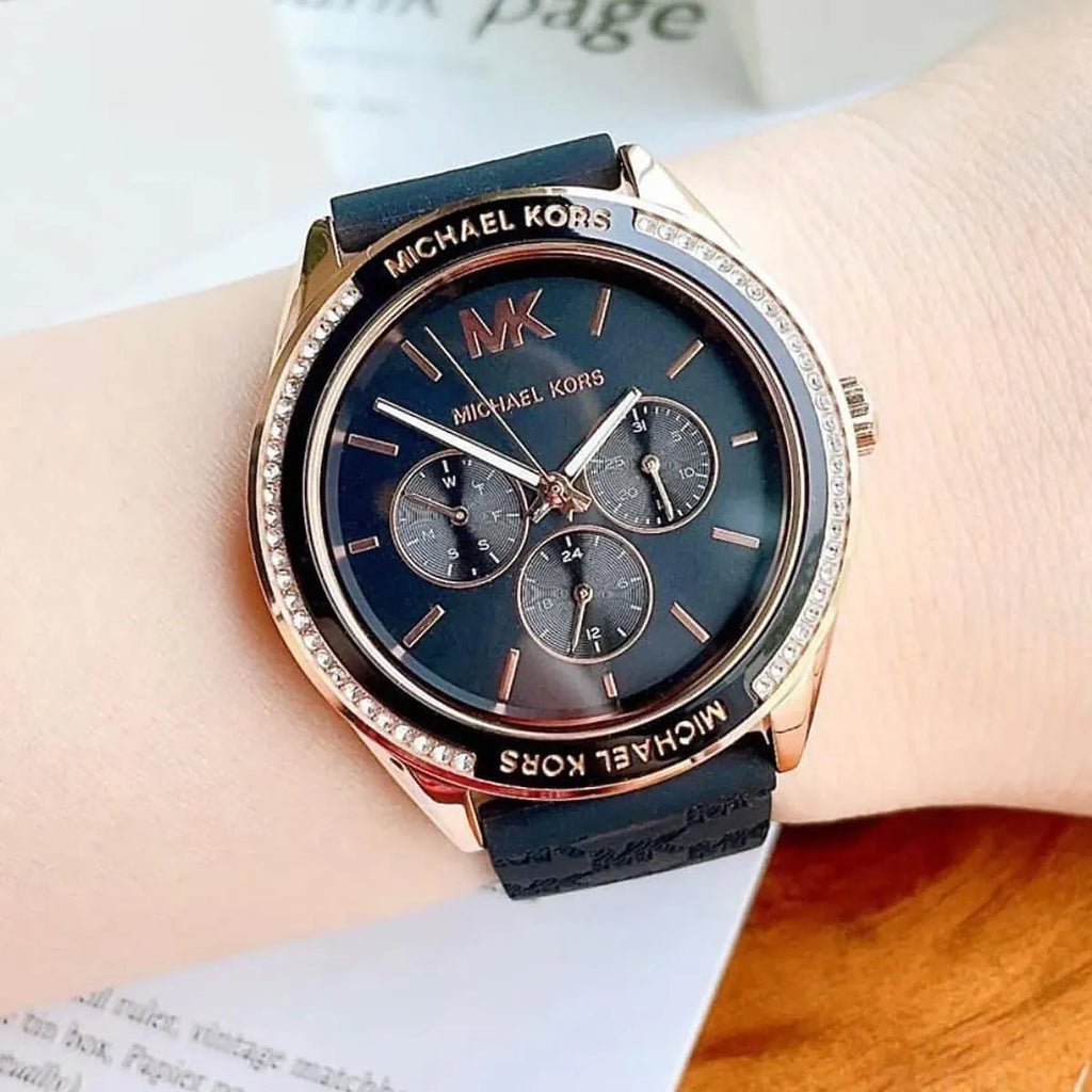 Michael Kors Jessa Quarzuhr mit schwarzem Zifferblatt und schwarzem Silikonarmband fur Damen