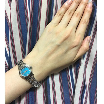 Marc Jacobs Amy Blue Dial Silver Steel Strap Watch for Women display picture 3