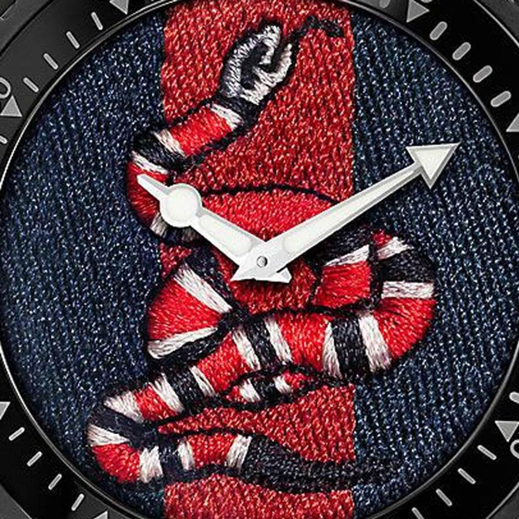 グッチ GUCCI 腕時計 メンズ YA136214 クォーツ ネイビー レッド GUCCI（グッチ） メンズ 時計 DIVE ダイブ クォーツ ネイビー×レッド