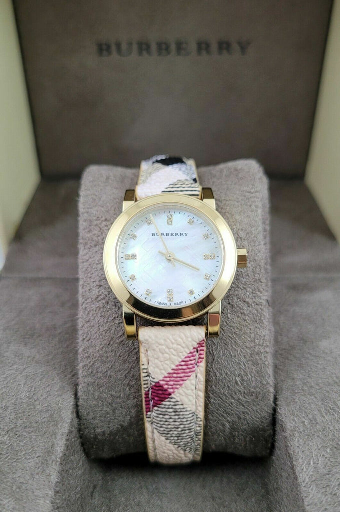 BURBERRY The City BU9226 クォーツ ゴールド 稼動品 Burberry The City Diamonds Mother of Pearl Dial Brown Leather