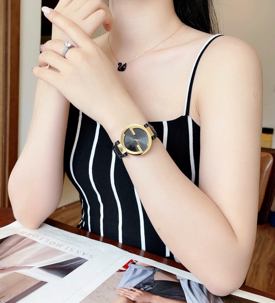 Gucci Interlocking G Gold Black Dial Black Leather Strap Unisex Watch
