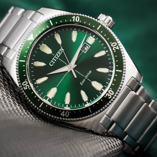 Buy Spovan FX704 Professional Fishing Barometer Watch(Green) Online at  desertcartOMAN