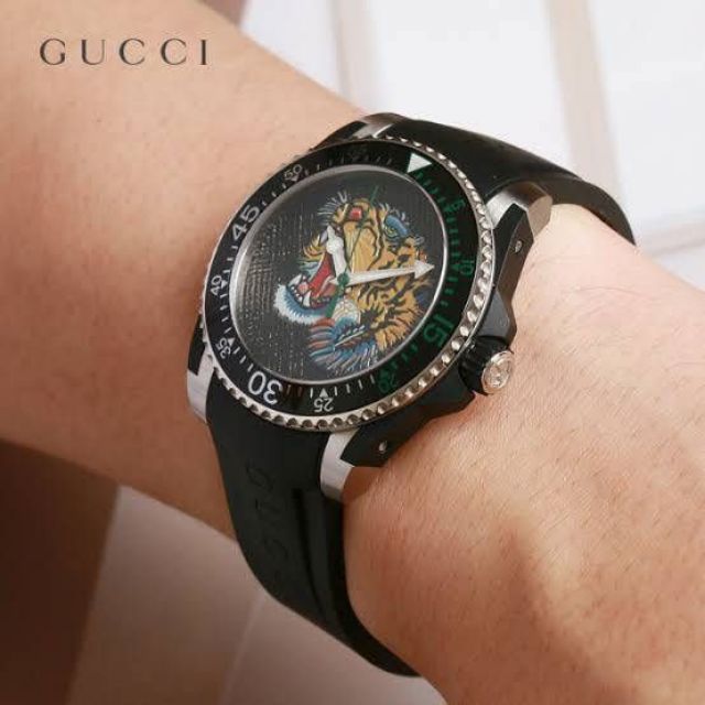 Gucci Dive Tiger Black Dial Black Rubber Strap Watch For Men - YA136318
