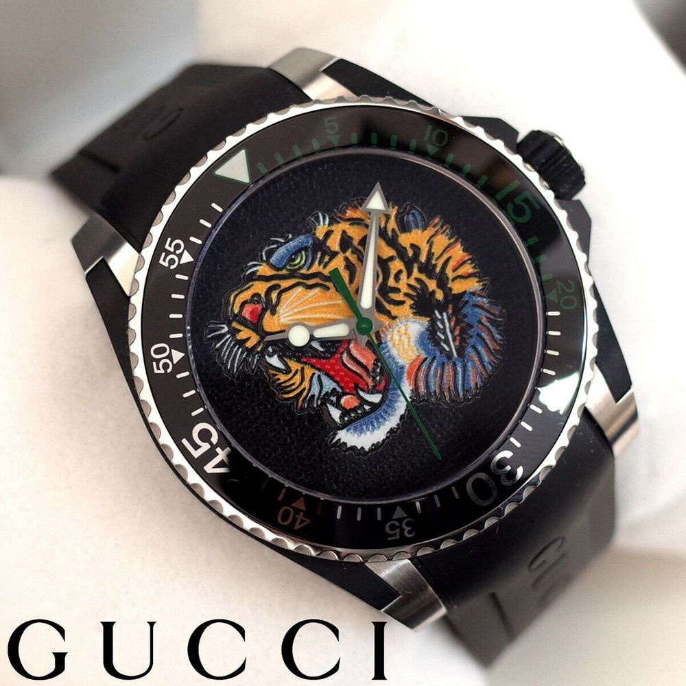 Gucci Dive Tiger Black Dial Black Rubber Strap Watch For Men - YA136318
